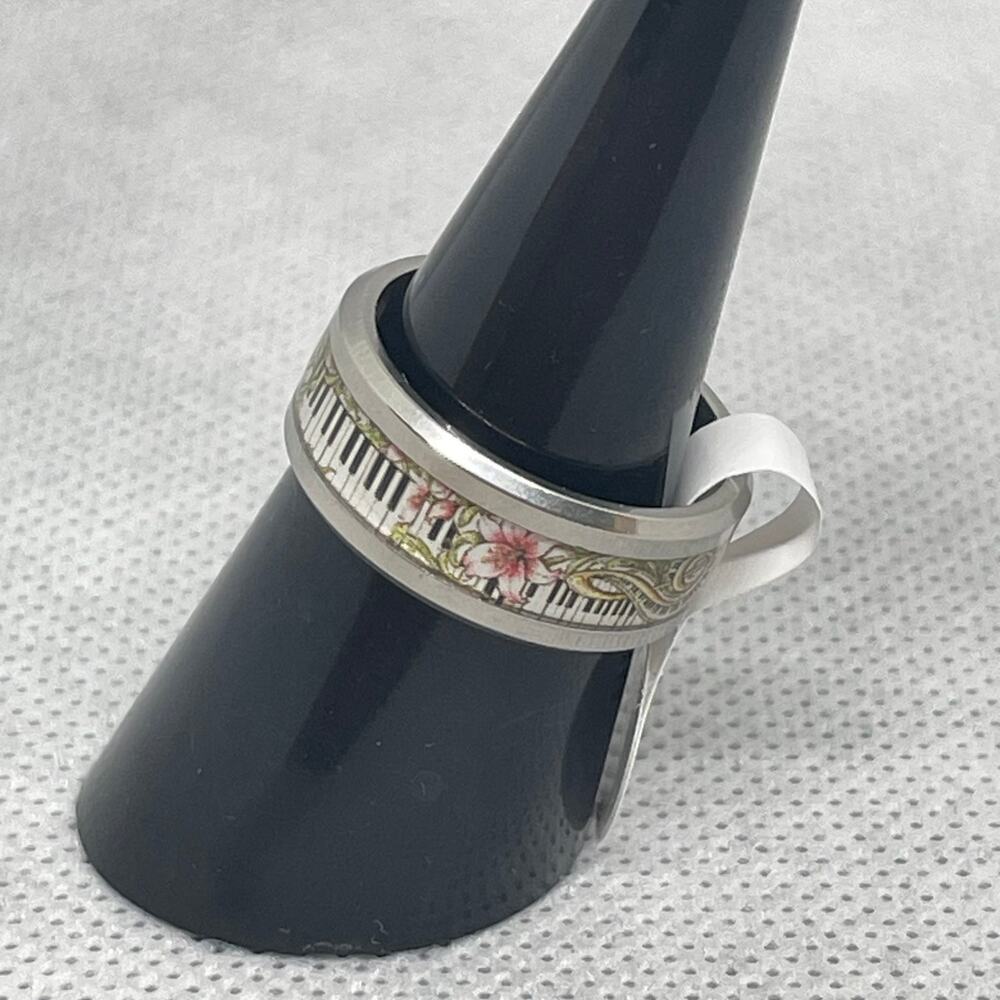 Music Lover Floral Keyboard Piano Treble Clef Stainless Steel Band Ring Size 7.5 - Picture 4 of 8